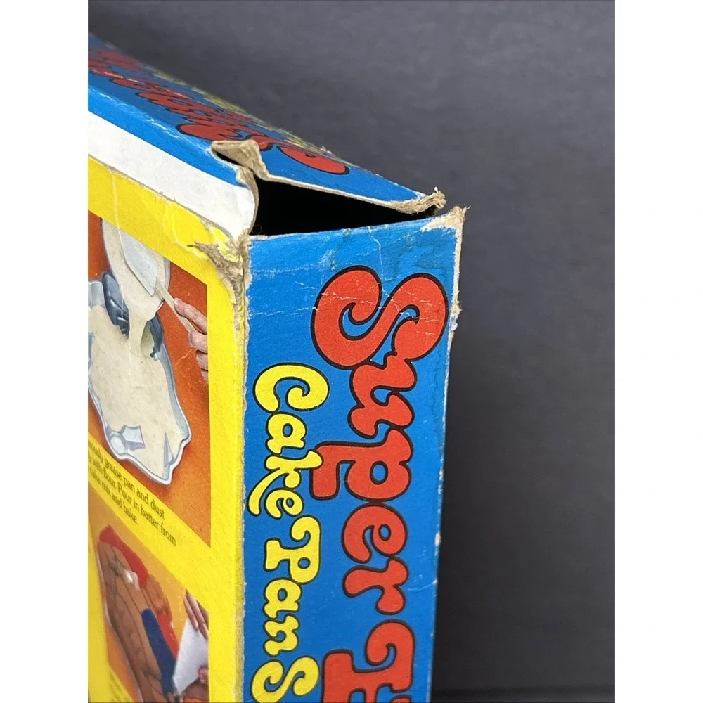 Wilton Super Hero Cake Pan -‎ 1977 Vintage DC Comics - Makes Superman Or Batman